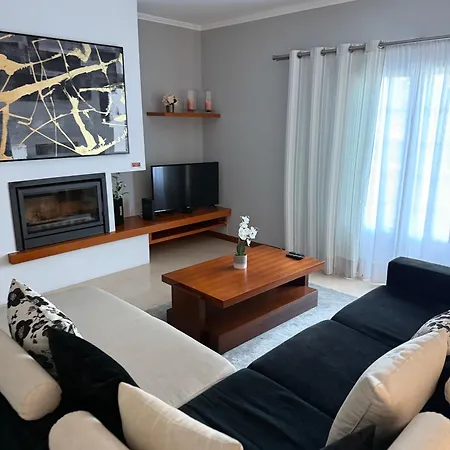 Bella Vista Estate *
