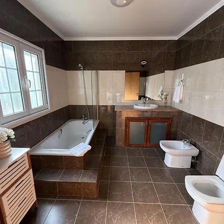 Bella Vista Estate *
